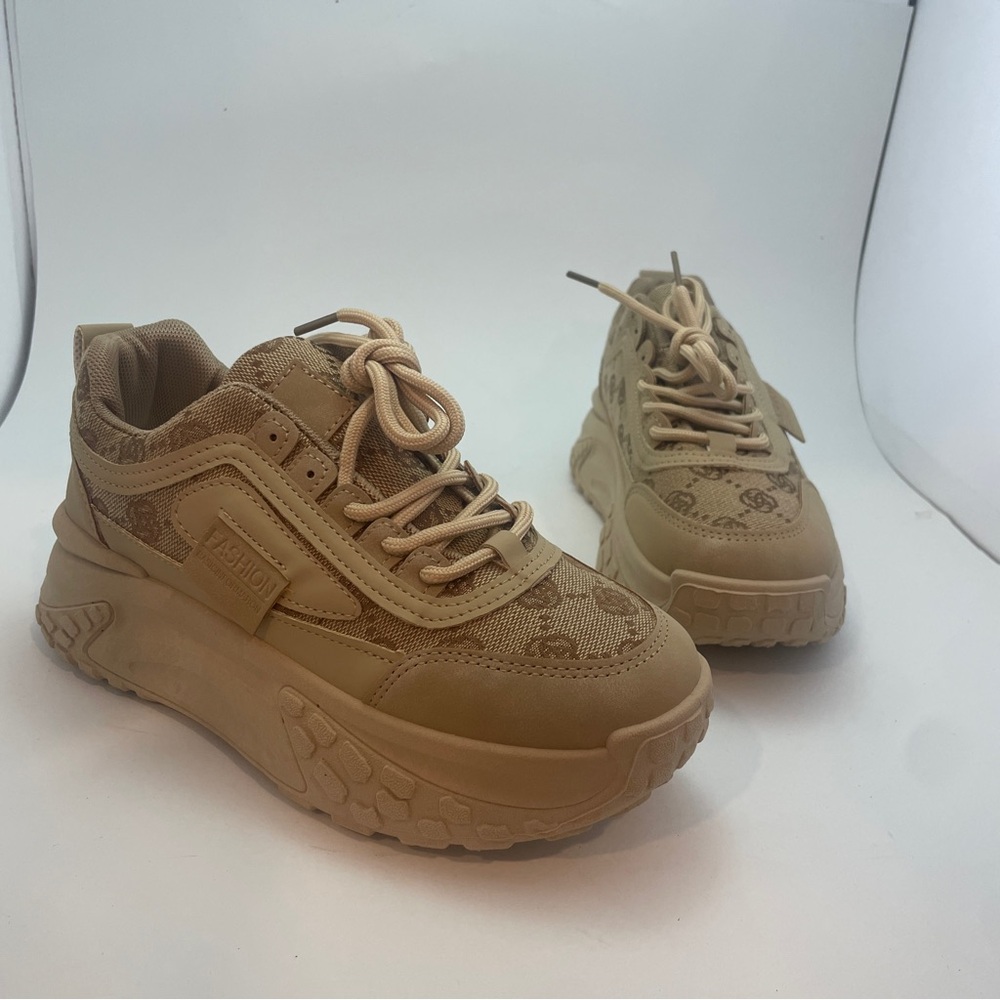 Thick Sole Tan Fashion‎ Sneakers Lace Up Casual Sport Shoes Women’s Size 6